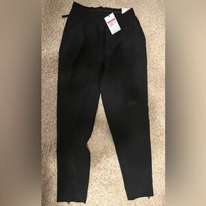 NWT Men’s Nike Size L Basketball Pants